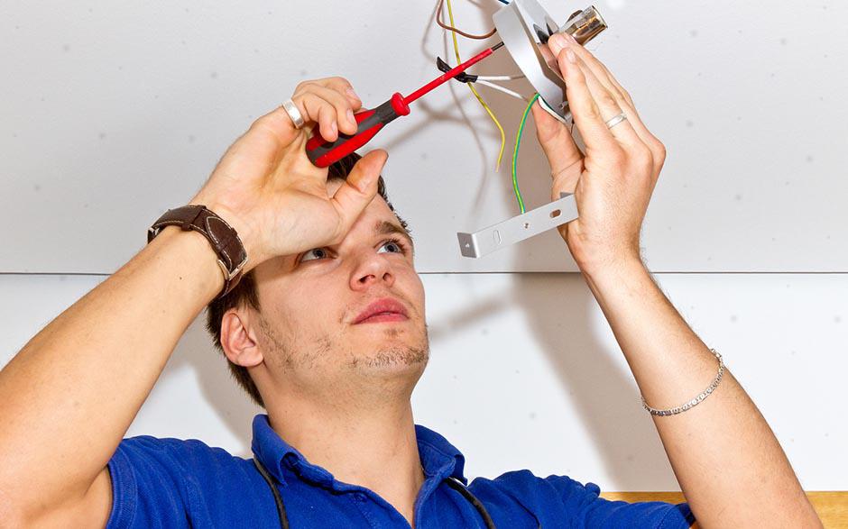 électricien de maintenance Paris 8